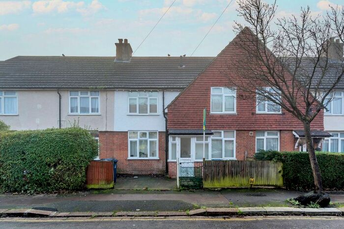 Studio To Rent In Sycamore Avenue, South Ealing, London, W5