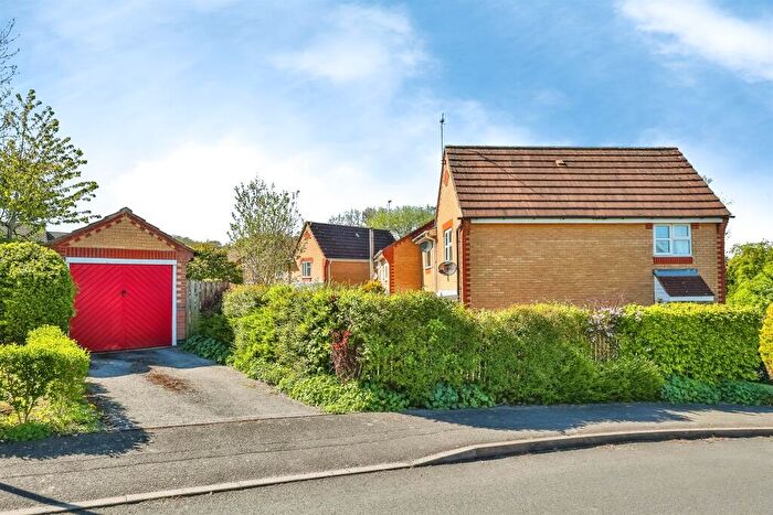 2 Bedroom Semi Detached House For Sale In Upton Close, Heanor, DE75