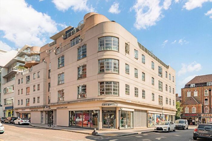 2 Bedroom Flat To Rent In Leyden Street, Aldgate, E1