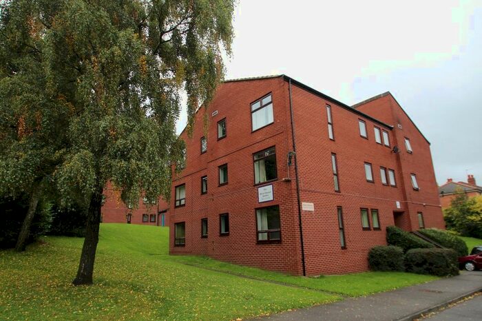 2 Bedroom Flat To Rent In Mount Pleasant Gardens, Leeds, West Yorkshire, Uk, LS8