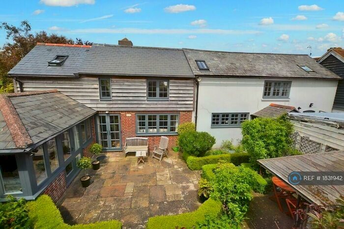 3 Bedroom Detached House To Rent In East Street, Petworth, GU28