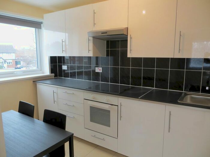1 Bedroom Flat To Rent In Station Parade, Station Hill, Cookham, Maidenhead SL6