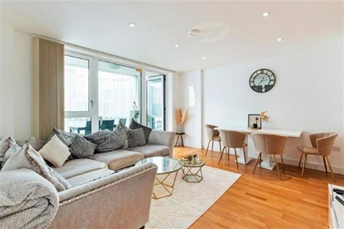 1 Bedroom Flat To Rent In Zenith Close, NW9