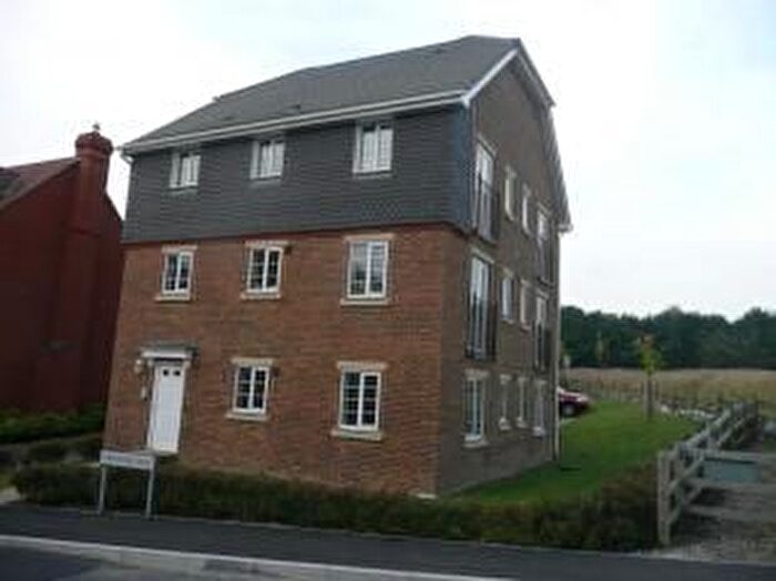 2 Bedroom Flat To Rent In Swaffer Way, Ashford, TN23