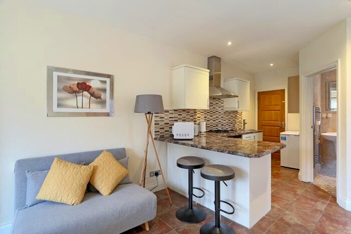 Studio To Rent In Meadowside, Walton-On-Thames, KT12