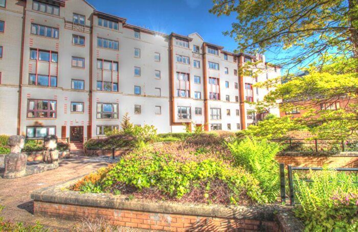 2 Bedroom Apartment To Rent In Parsonage Square, Glasgow, G4