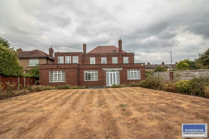 5 Bedroom Detached House To Rent In Hertford Road, Waltham Cross, EN8