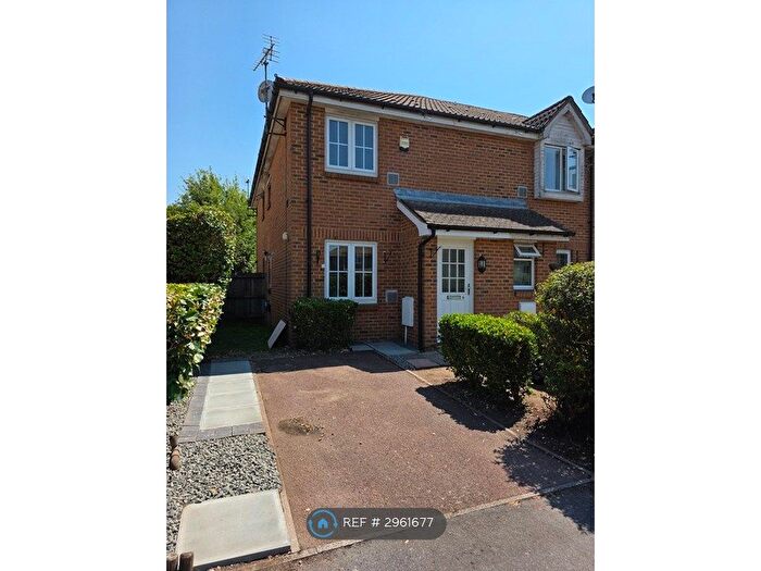 1 Bedroom End Of Terrace House To Rent In Pinewood Mews, Staines-Upon-Thames, TW19