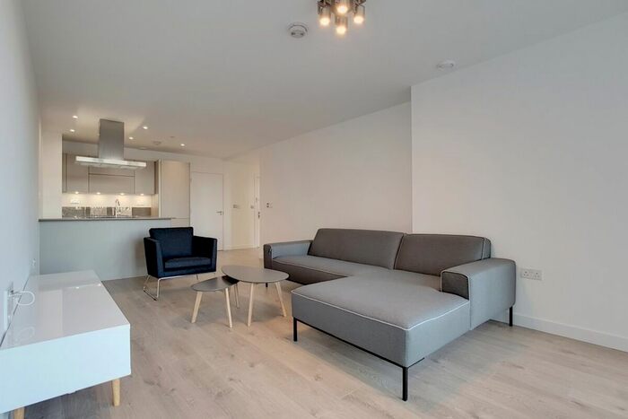 1 Bedroom Flat To Rent In Stratosphere Tower, E15