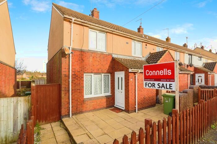 3 Bedroom House To Rent In Bideford Square, NN18
