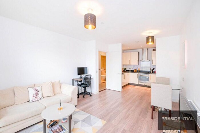 1 Bedroom Flat To Rent In Rick Roberts Way, Stratford, E15