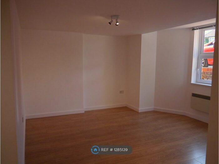 2 Bedroom Maisonette To Rent In Victoria House, Maidenhead SL6