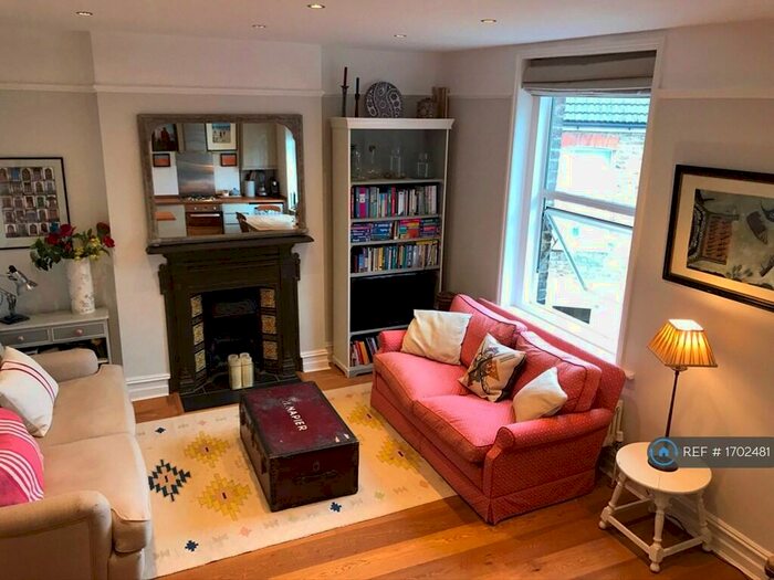 2 Bedroom Flat To Rent In Ullswater Road, London, SE27