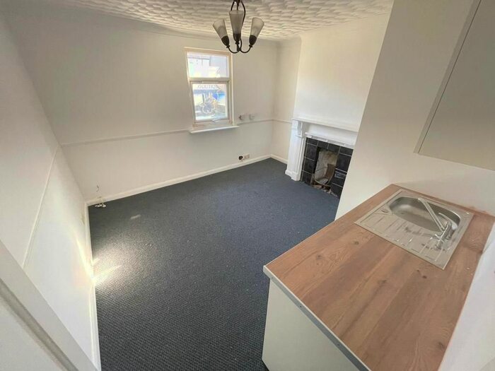 1 Bedroom Flat To Rent In Hertford Road, Enfield, EN3