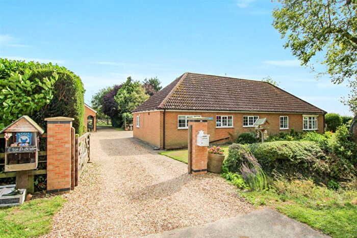 4 Bedroom Detached Bungalow For Sale In . Acres - Torrington Lane, East Barkwith, LN8