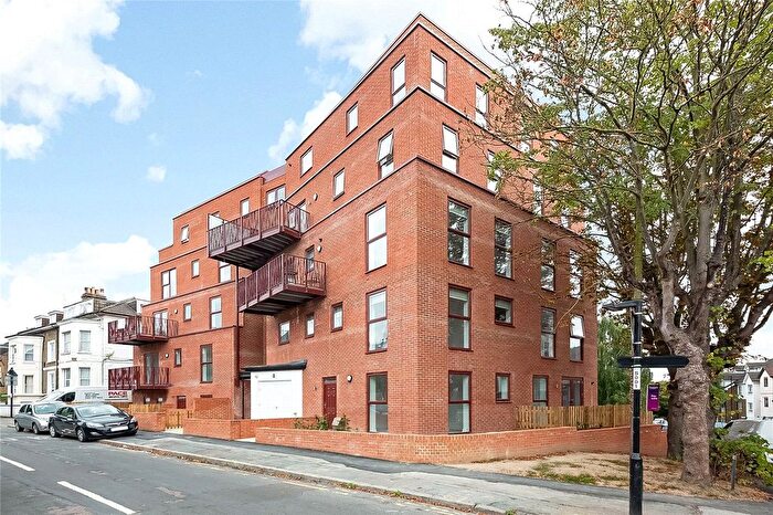 2 Bedroom Flat For Sale In Eldon Park, South Norwood, SE25