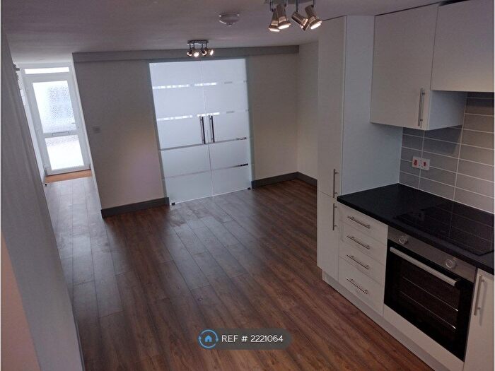 1 Bedroom Flat To Rent In Lower Lux Street, Liskeard, PL14