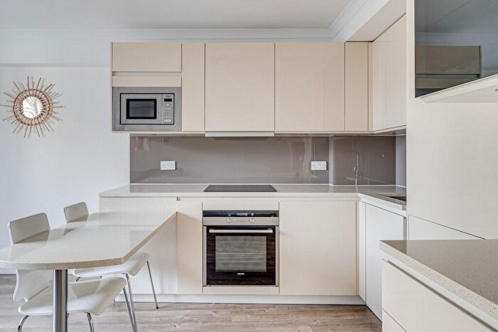 1 Bedroom Apartment For Sale In Milner Square, Barnsbury, London, N1 - Photo 4