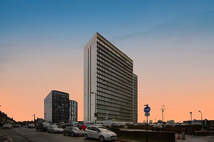 1 Bedroom Flat For Sale In High Street, Croydon, Surrey, CR0