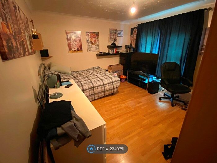 4 Bedroom Terraced House To Rent In Stratton Road, Southampton, SO15