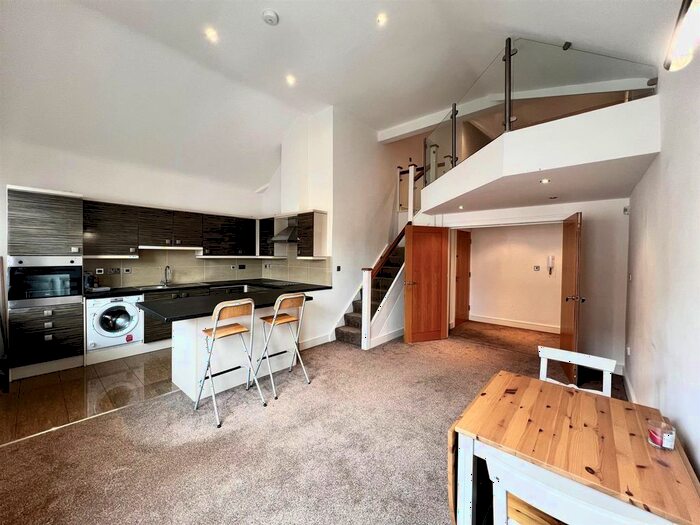 2 Bedroom Flat To Rent In - Lark Lane, Liverpool, L17