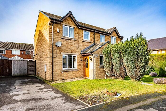 3 Bedroom Semi-Detached House For Sale In Thompson Close, Hipperholme, Halifax, HX3