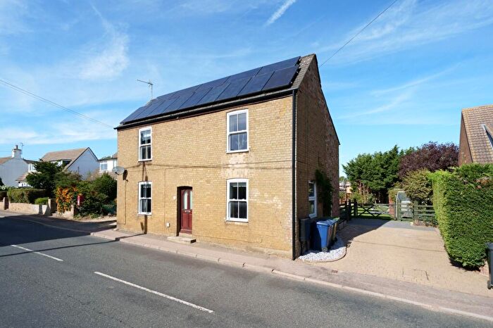 4 Bedroom Detached House For Sale In Wood End, Bluntisham, PE28