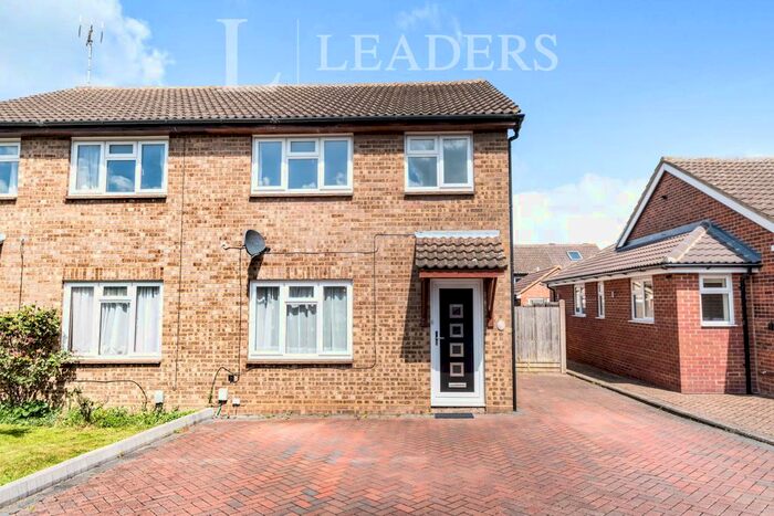 3 Bedroom Semi-Detached House To Rent In Coleridge Close, Hitchin, SG4