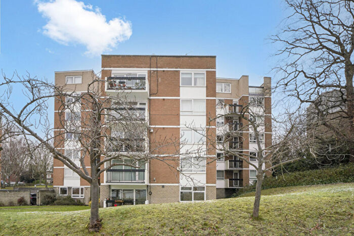 2 Bedroom Flat To Rent In Great North Road, East Finchley, N2