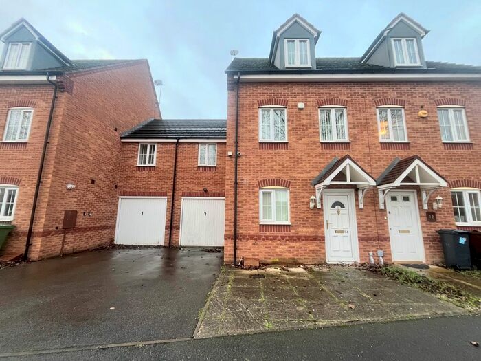 4 Bedroom Semi-Detached House To Rent In Leyburn Road, Birmingham, B37