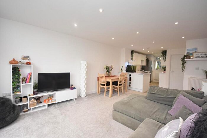 2 Bedroom Maisonette For Sale In St. Nicholas House, Bradford Place, Penarth, CF64