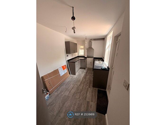 2 Bedroom Flat To Rent In Broxtowe Lane, Nottingham, NG8