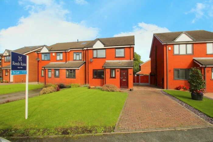 3 Bedroom Detached House To Rent In Ashbrook Farm Close, Stockport, Greater Manchester, SK5