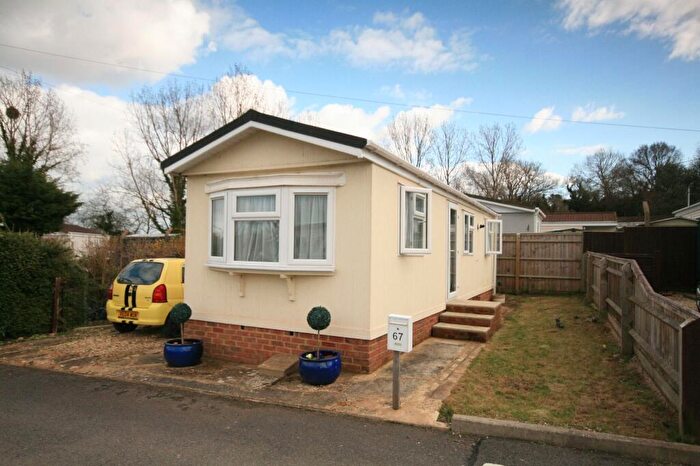 1 Bedroom Park Home For Sale In Littleworth Park, Littleworth, OX33