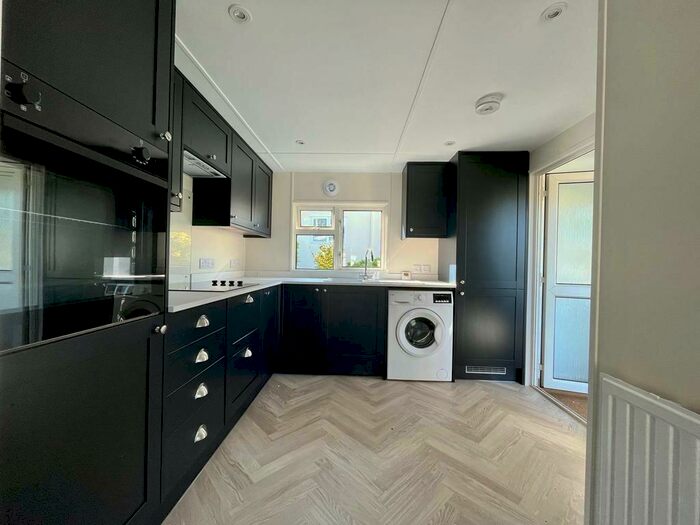 1 Bedroom Property To Rent In Valley View Park, Bourton, GL54