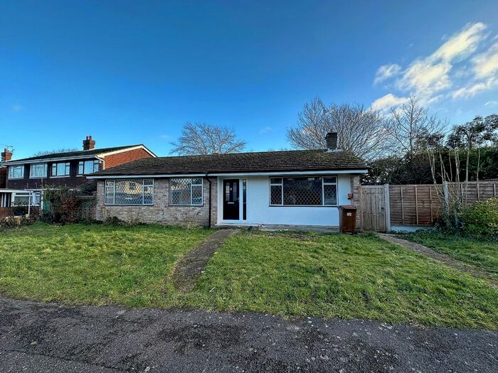 3 Bedroom Detached Bungalow To Rent In Norton Grove, Chatham, ME5