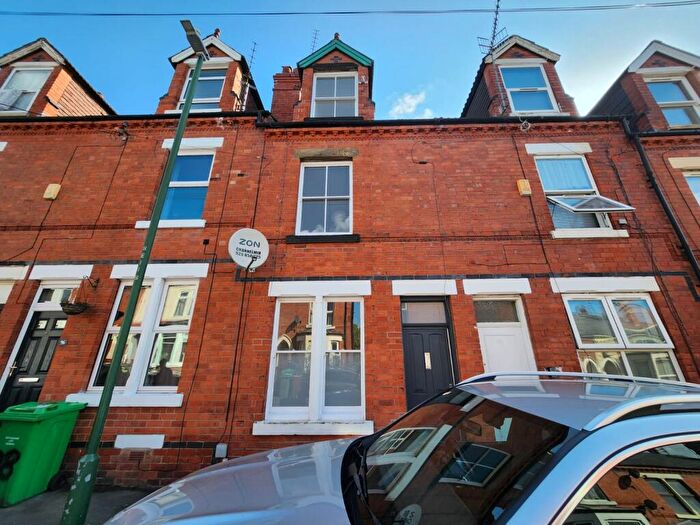 3 Bedroom Terraced House To Rent In Exeter Road, Nottingham, Nottinghamshire, NG7