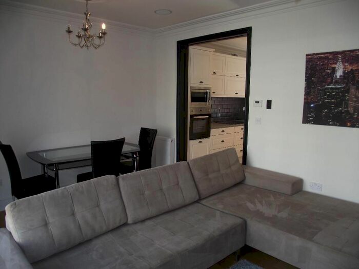 3 Bedroom Town House To Rent In George Street, Hull, HU1