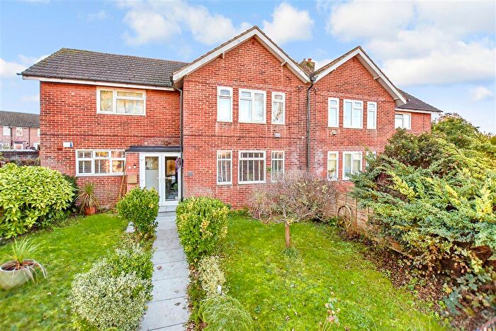 2 Bedroom Maisonette For Sale In Medina Road, Ditton, Aylesford, Kent, ME20