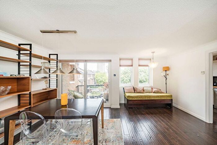 2 Bedroom Flat To Rent In Cheryls Close, London, SW6