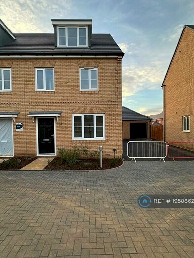 3 Bedroom Semi-Detached House To Rent In Waverley Drive, Wellingborough, NN8