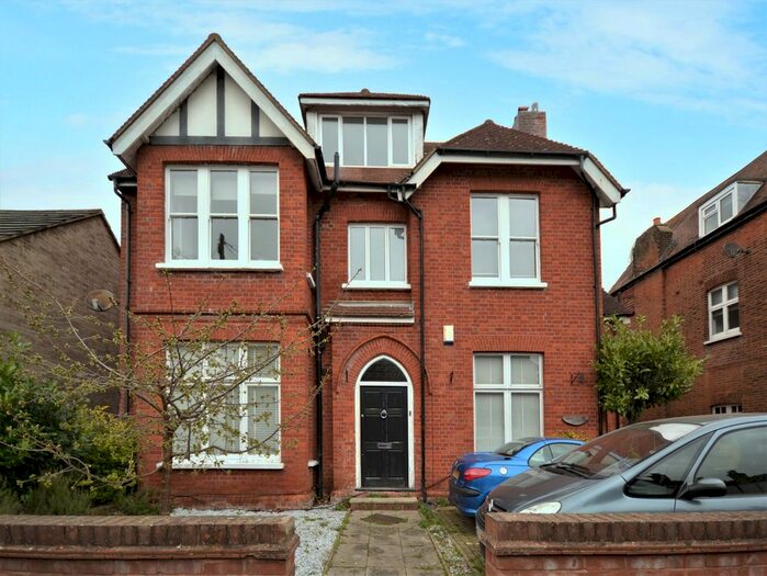 3 Bedroom Flat To Rent In Highland Road, Bromley, BR1