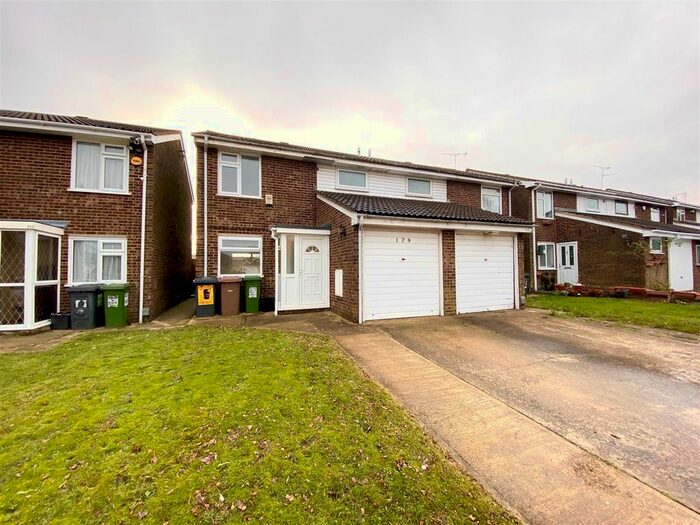 3 Bedroom Semi-Detached House To Rent In Buckingham Drive, Luton LU2