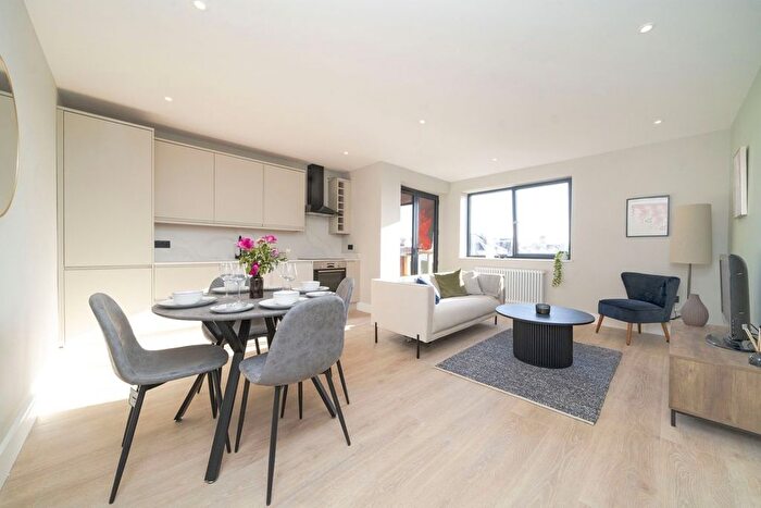 2 Bedroom Flat For Sale In Elm Grove, Wimbledon, SW19