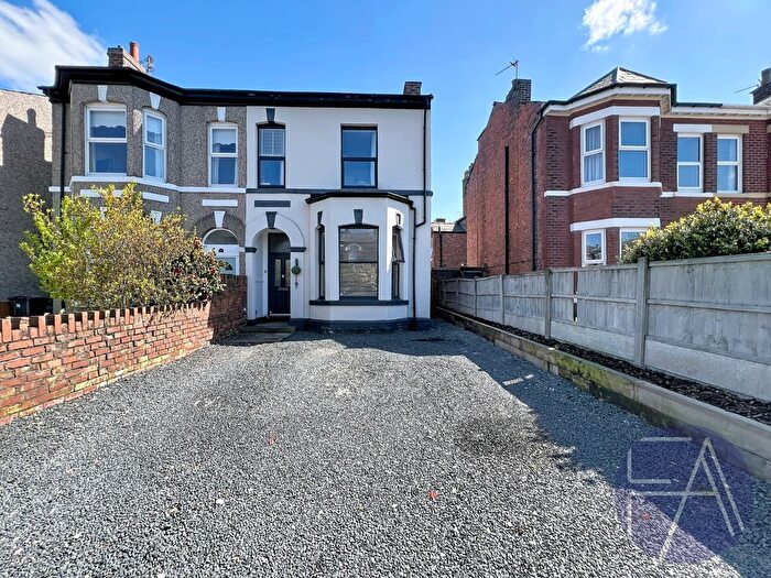 4 Bedroom Semi Detached House For Sale In Windsor Road, Southport, Merseyside, PR9