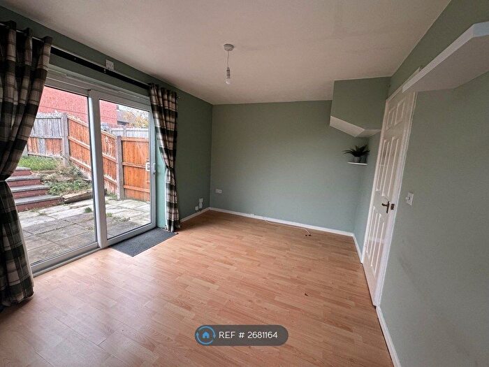 2 Bedroom Terraced House To Rent In Heath Green, Dudley, DY1