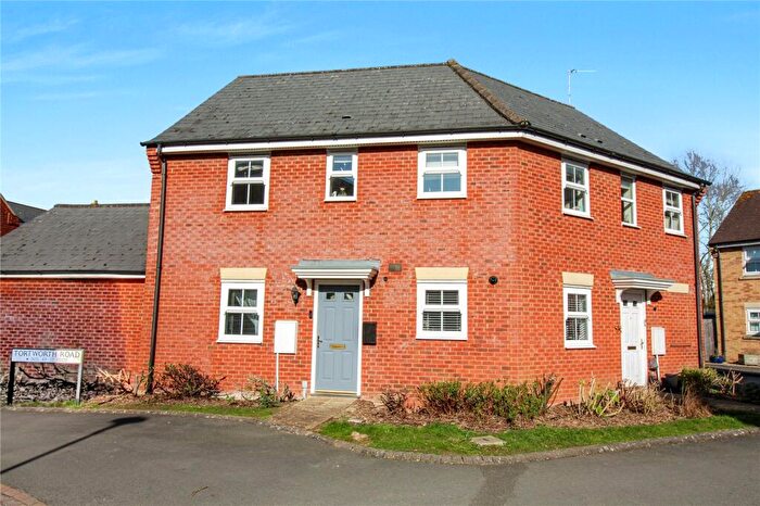 2 Bedroom Maisonette For Sale In Stackpole Crescent, Swindon, Wiltshire, SN25