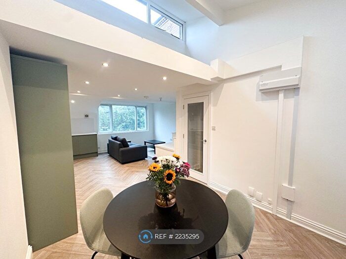 4 Bedroom Detached House To Rent In North Bank, Newcastle Upon Tyne, NE2