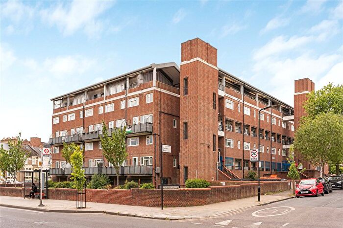 3 Bedroom Flat For Sale In Foulden Road, London, N16