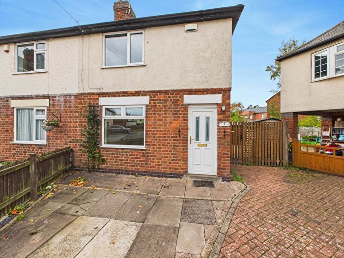 2 Bedroom Semi-Detached House For Sale In Granby Close, Hinckley, LE10